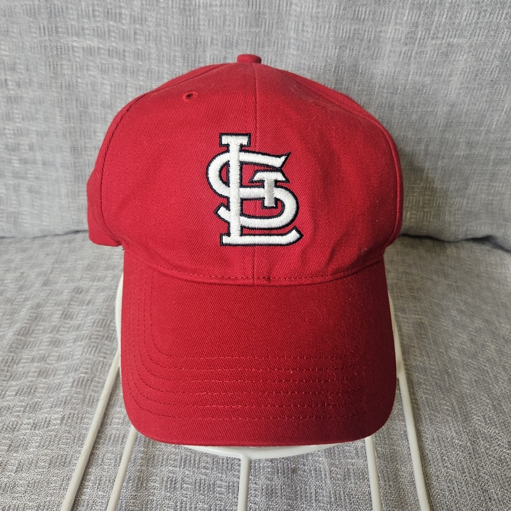 St. Louis Cardinals adjustable One Size Fits all baseball cap raised embroidere
